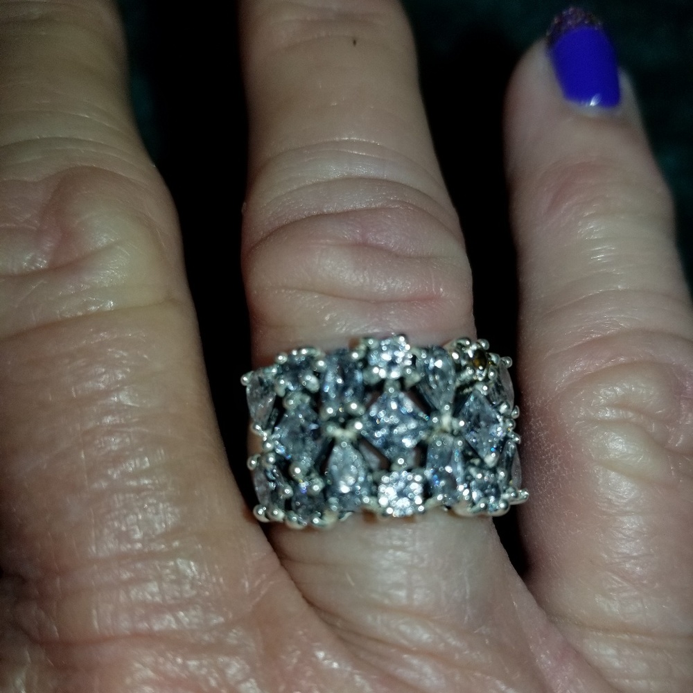 Ring - Picture 2 of 4